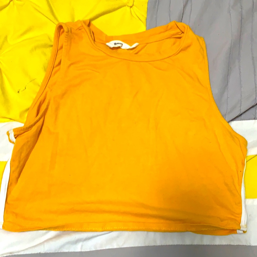 Golden no sleeve tank top